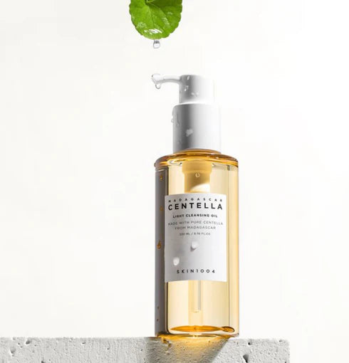 Madagascar Centella Light Cleansing Oil